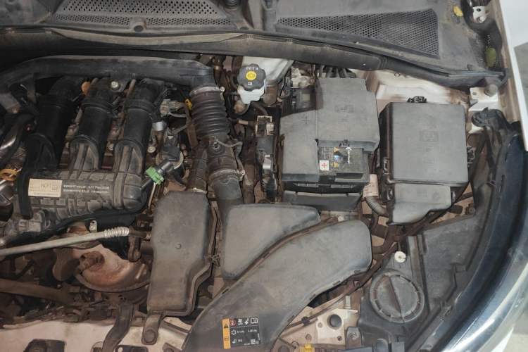 Used Buick Excelle 2018 15N CVT Luxury Version Engine Bay Left