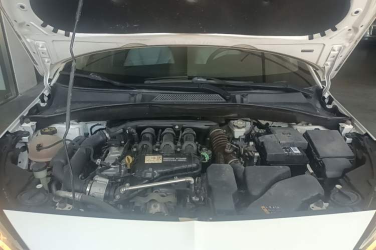 Used Buick Excelle 2018 15N CVT Elite Edition Engine Bay