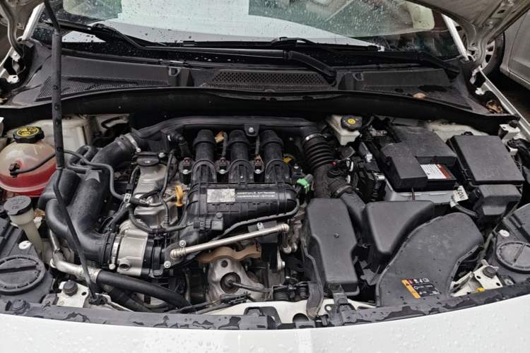 Used Buick Excelle 2018 15N CVT Elite Edition Engine Bay