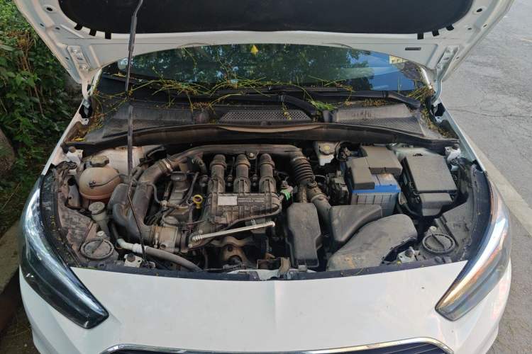 Used Buick Excelle 2018 15N Manual Elite Version Engine Bay