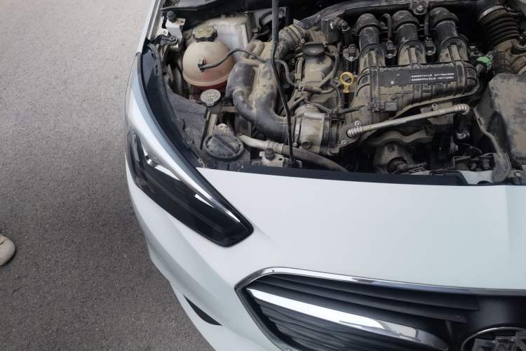 Used Buick Excelle 2018 15N CVT Elite Edition Engine Bay Right