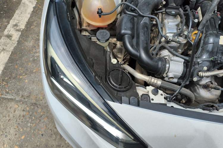 Used Buick Excelle 2018 15N CVT Luxury Version Engine Bay Right