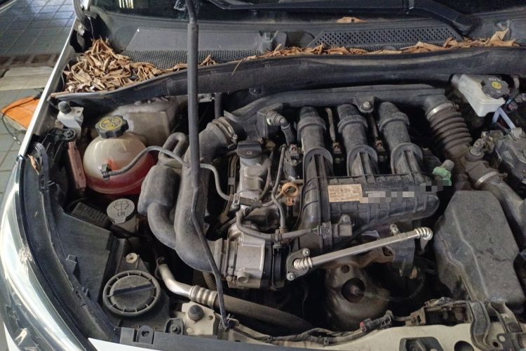 Used Buick Excelle 2018 15N CVT Elite Edition Engine Bay Right