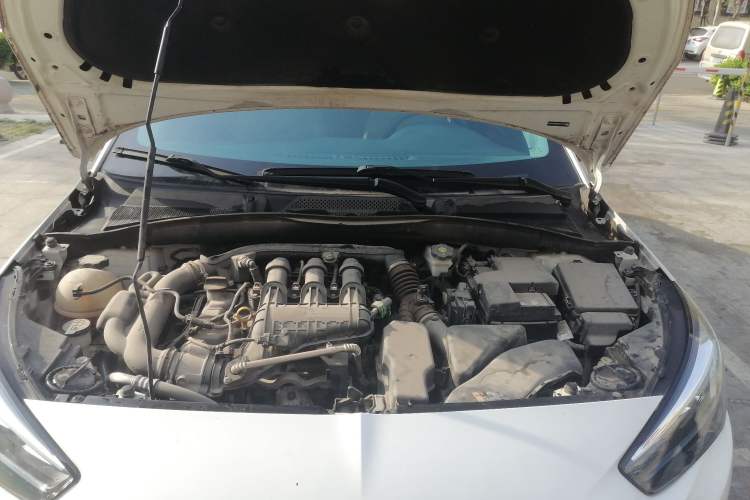 Used Buick Excelle 2018 15N Manual Elite Version Engine Bay