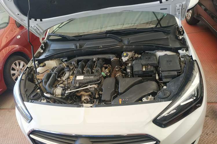 Used Buick Excelle 2018 15N Manual Elite Version Engine Bay