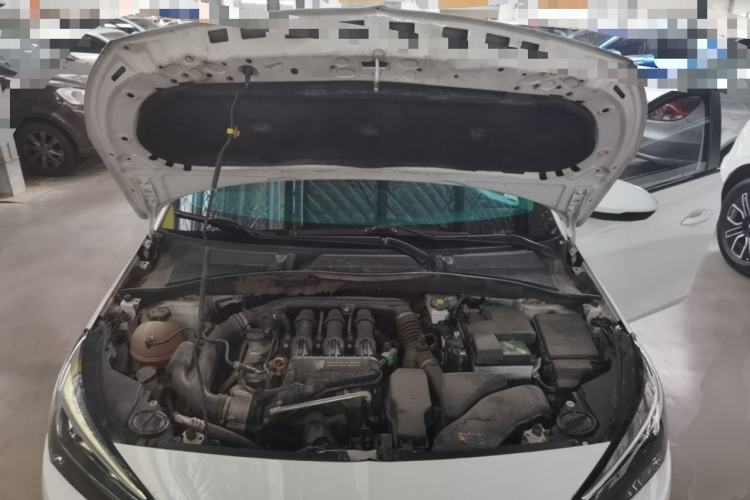 Used Buick Excelle 2018 15N CVT Elite Edition Engine Bay