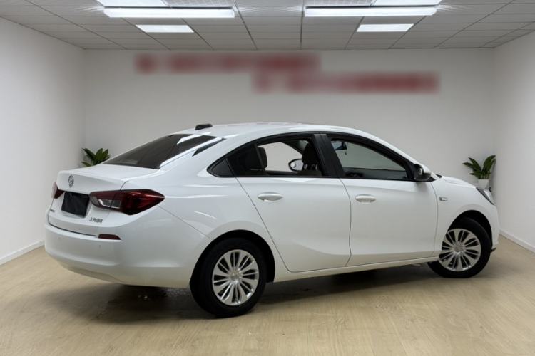 Used Buick Excelle 2018 15N Manual Elite Version Exterior 2