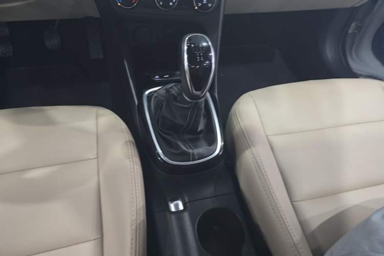 Used Buick Excelle 2018 15N Manual Elite Version Gear Lever