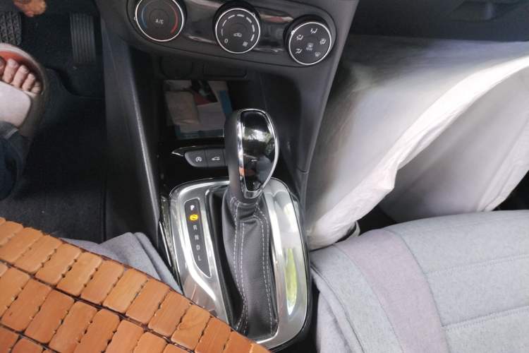 Used Buick Excelle 2018 15N CVT Elite Edition Gear Lever