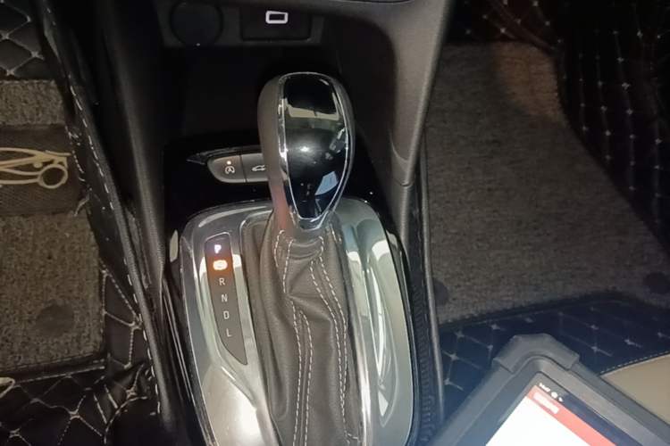 Used Buick Excelle 2018 15N CVT Elite Edition Gear Lever