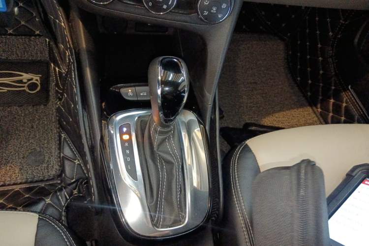 Used Buick Excelle 2018 15N CVT Elite Edition Gear Lever