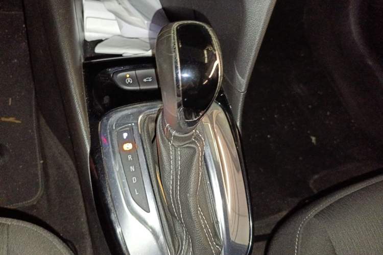 Used Buick Excelle 2018 15N CVT Elite Edition Gear Lever