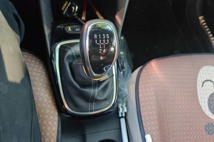 Used Buick Excelle 2018 15N Manual Elite Version Gear Lever