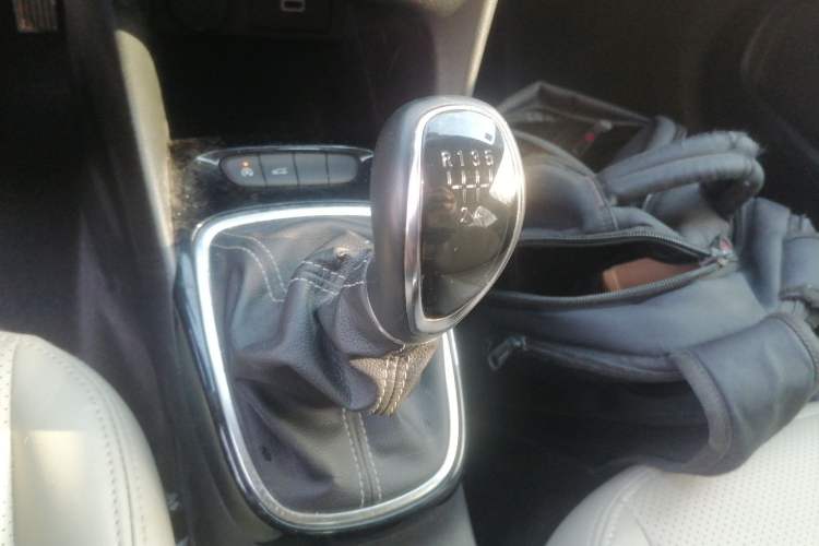 Used Buick Excelle 2018 15N Manual Elite Version Gear Lever