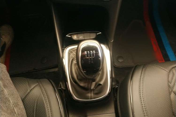 Used Buick Excelle 2018 15N Manual Elite Version Gear Lever