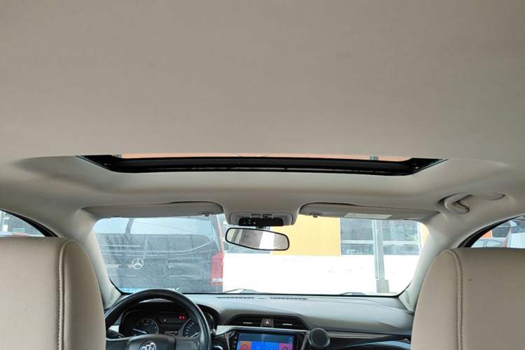 Used Buick Excelle 2018 15N CVT Elite Edition Headliner