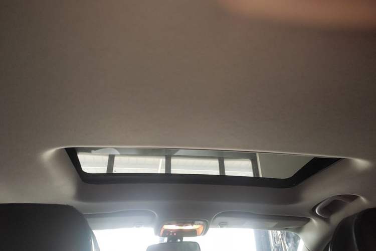 Used Buick Excelle 2018 15N CVT Elite Edition Headliner