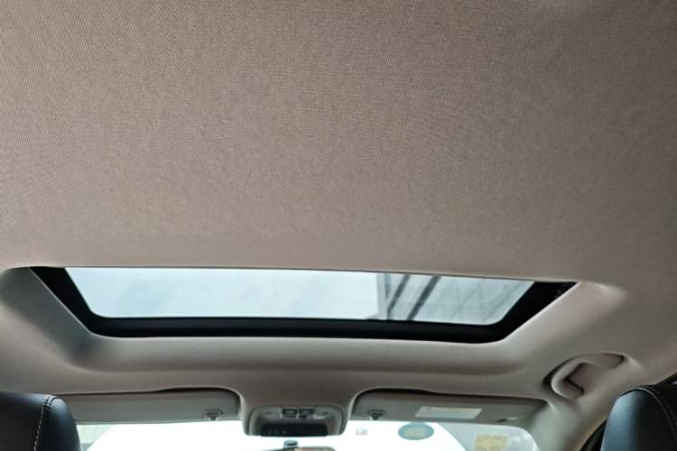 Used Buick Excelle 2018 15N CVT Elite Edition Headliner