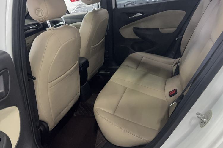 Used Buick Excelle 2018 15N CVT Elite Edition Interior 1