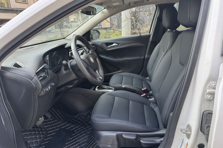 Used Buick Excelle 2018 15N CVT Elite Edition Interior 2