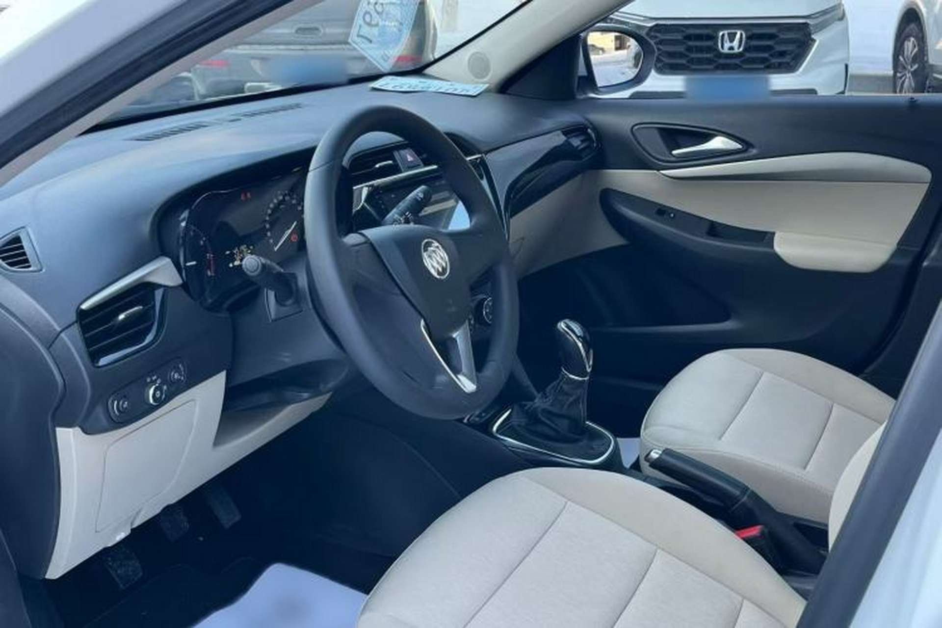 Used Buick Excelle 2018 15N Manual Elite Version Interior 2