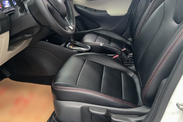 Used Buick Excelle 2018 15N CVT Elite Edition Interior 2