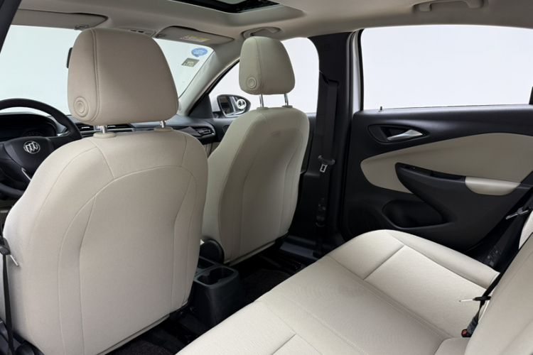 Used Buick Excelle 2018 15N Manual Elite Version Interior 2