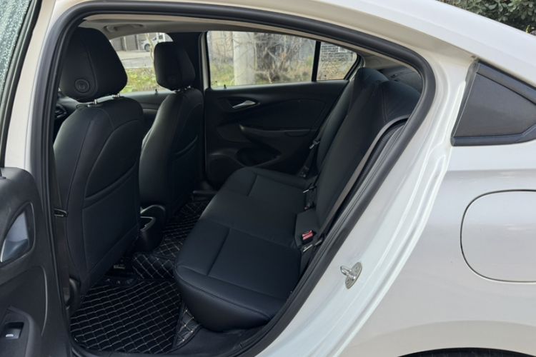 Used Buick Excelle 2018 15N CVT Elite Edition Interior 3