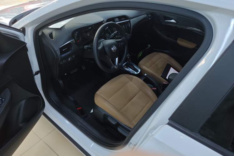 Used Buick Excelle 2018 15N CVT Luxury Version Interior 3