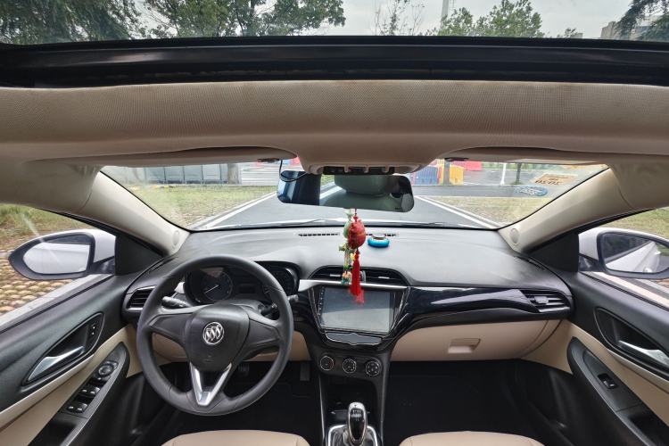Used Buick Excelle 2018 15N Manual Elite Version Interior 3