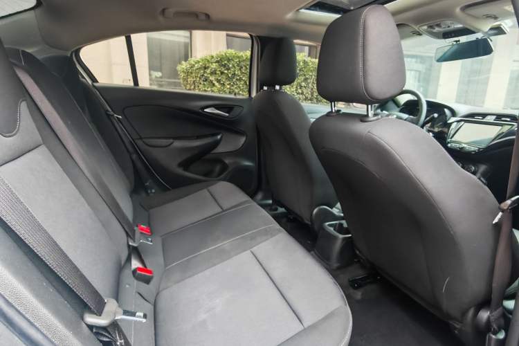 Used Buick Excelle 2018 15N CVT Elite Edition Interior 3