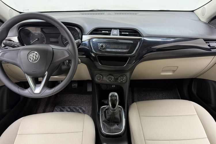 Used Buick Excelle 2018 15N Manual Elite Version Interior 3