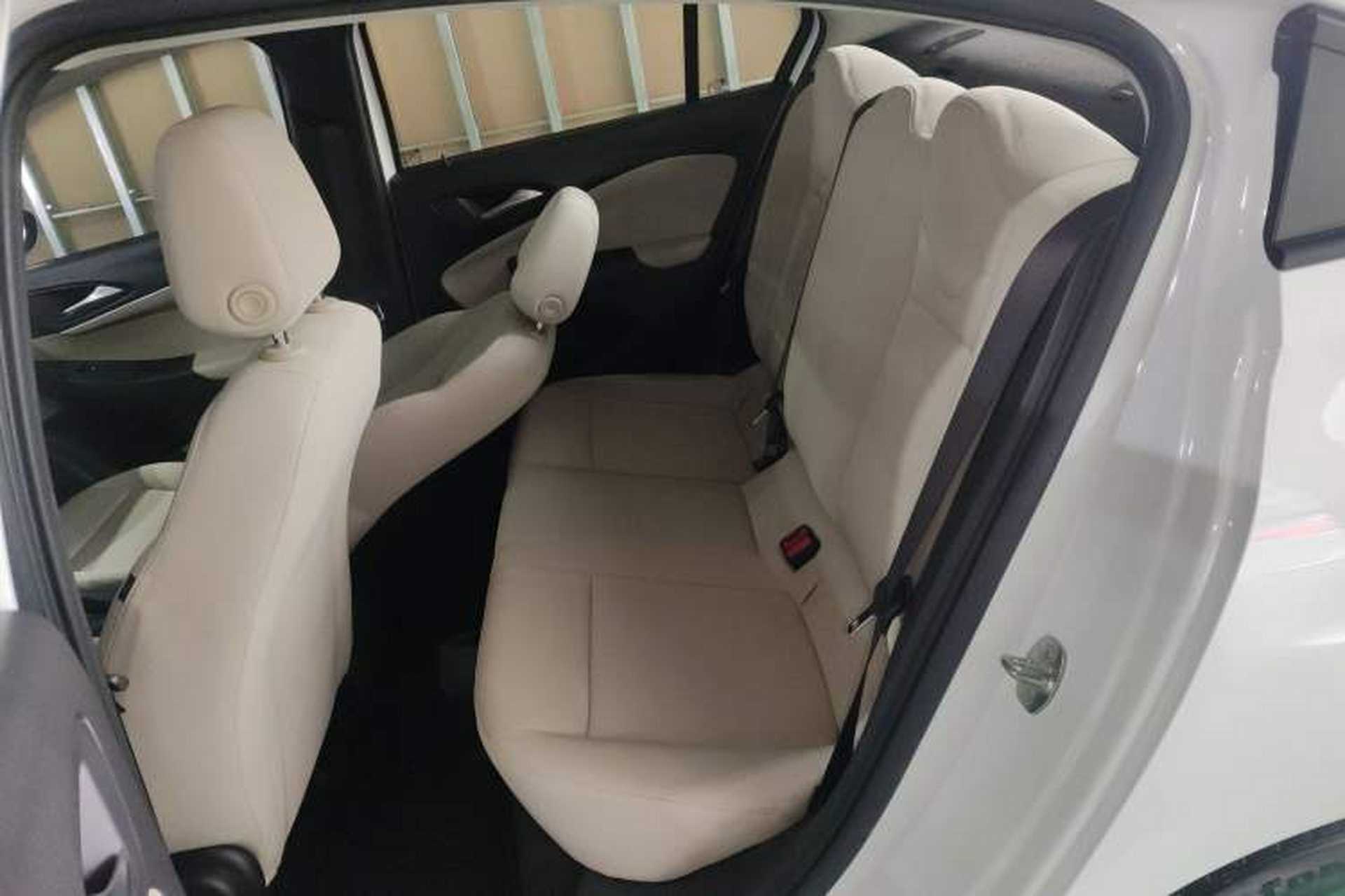 Used Buick Excelle 2018 15N Manual Elite Version Interior 4