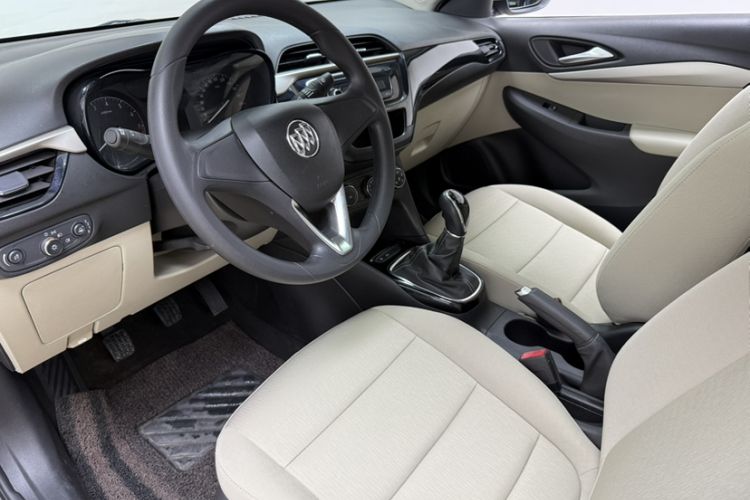 Used Buick Excelle 2018 15N Manual Elite Version Interior 4