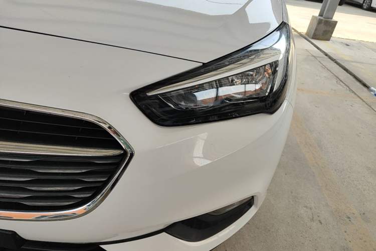 Used Buick Excelle 2018 15N CVT Elite Edition Left Front Headlight
