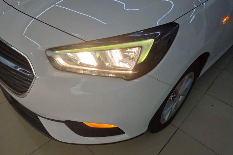 Used Buick Excelle 2018 15N CVT Luxury Version Left Front Headlight