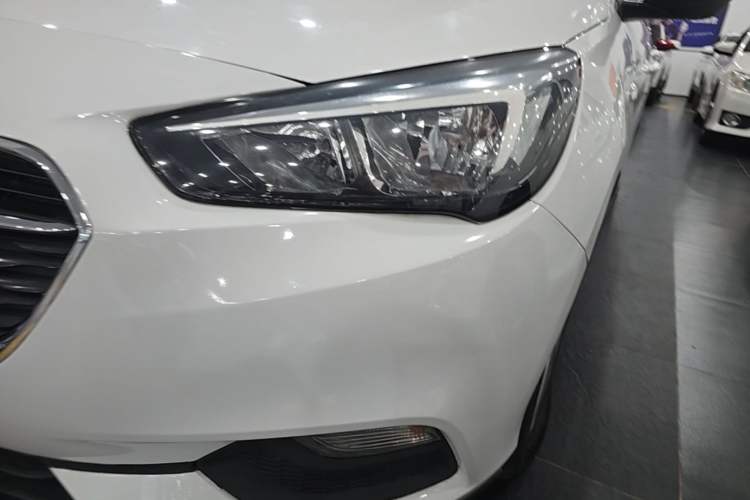 Used Buick Excelle 2018 15N Manual Elite Version Left Front Headlight