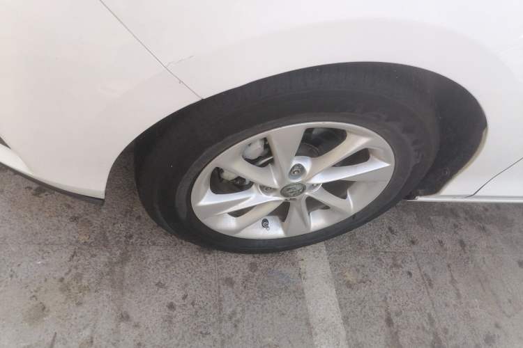 Used Buick Excelle 2018 15N Manual Elite Version Left Front Wheel Hub