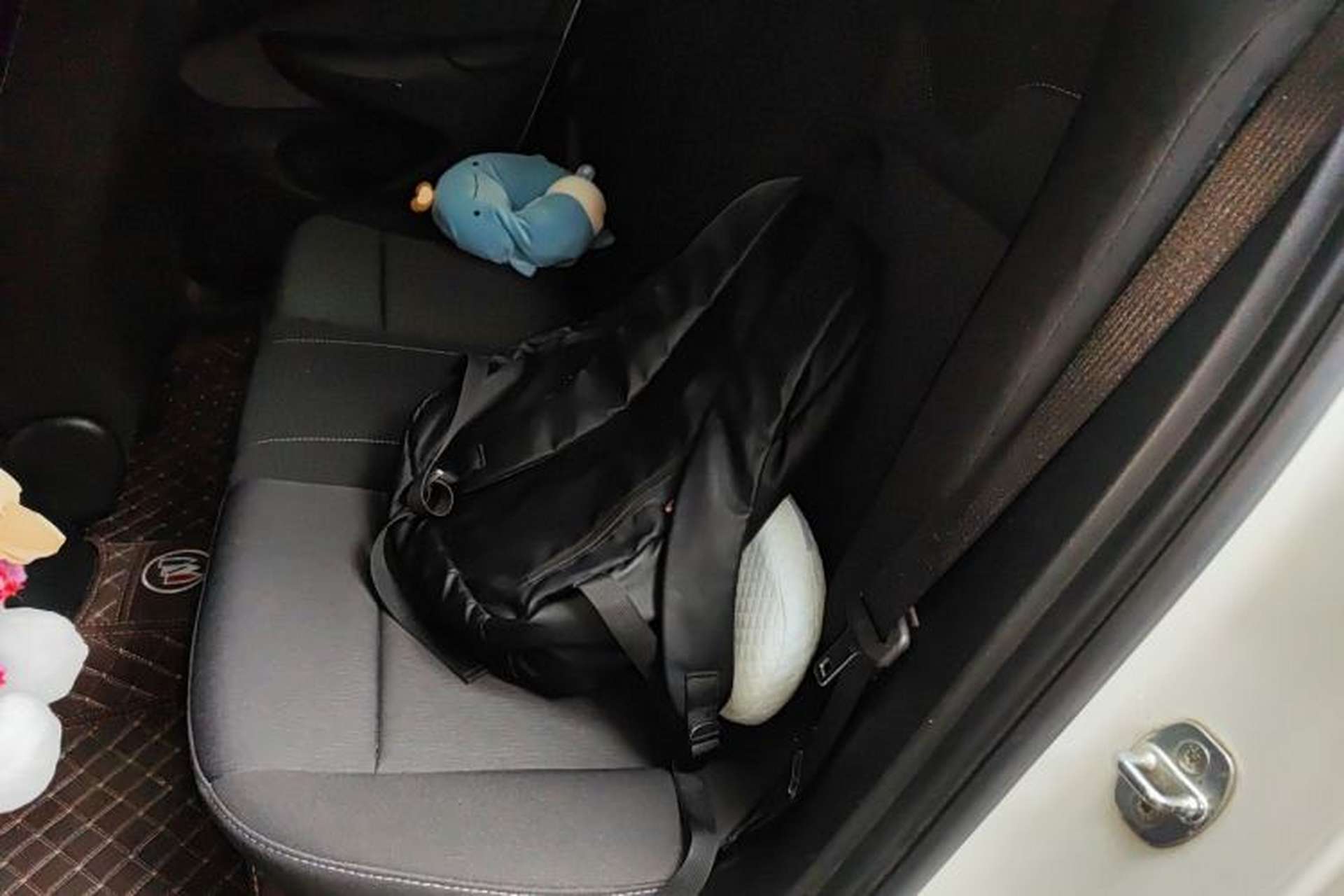 Used Buick Excelle 2018 15N CVT Elite Edition Left Rear Seat