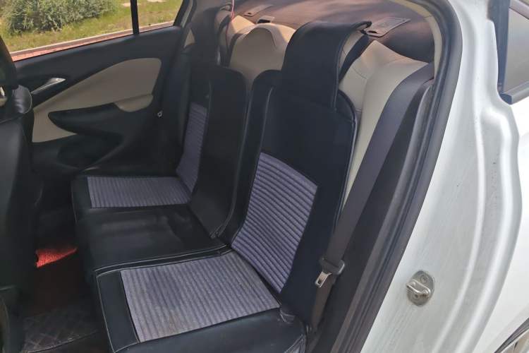 Used Buick Excelle 2018 15N CVT Elite Edition Left Rear Seat