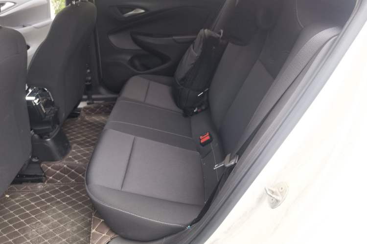 Used Buick Excelle 2018 15N CVT Elite Edition Left Rear Seat
