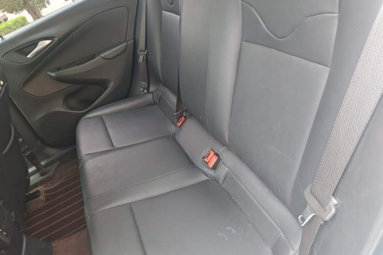 Used Buick Excelle 2018 15N CVT Elite Edition Left Rear Seat
