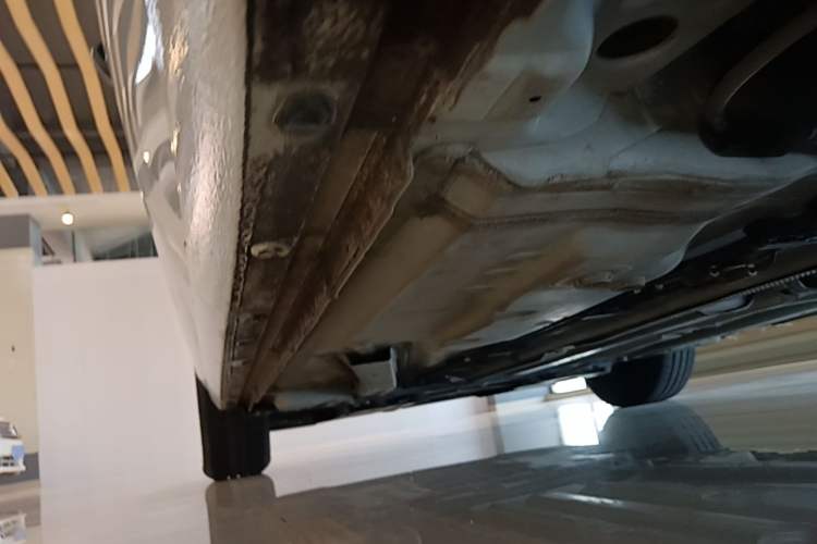 Used Buick Excelle 2018 15N CVT Elite Edition Left Side Sill