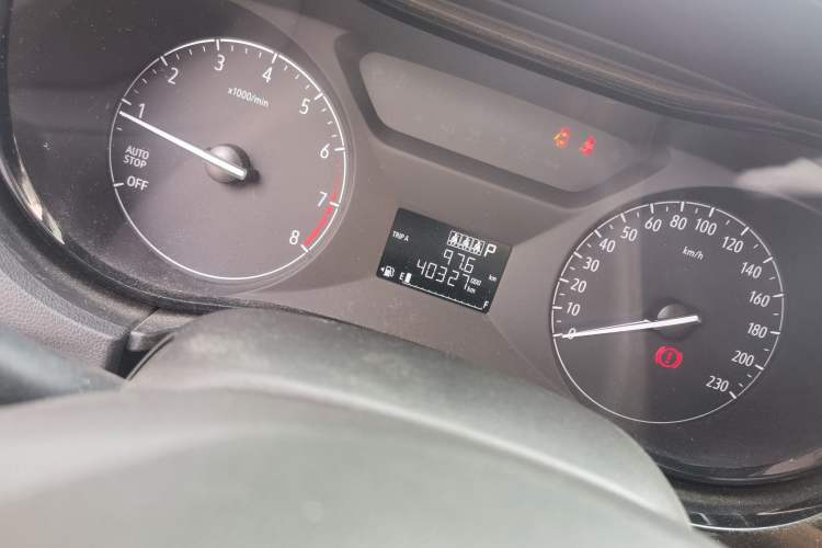 Used Buick Excelle 2018 15N CVT Elite Edition Odometer Close Up