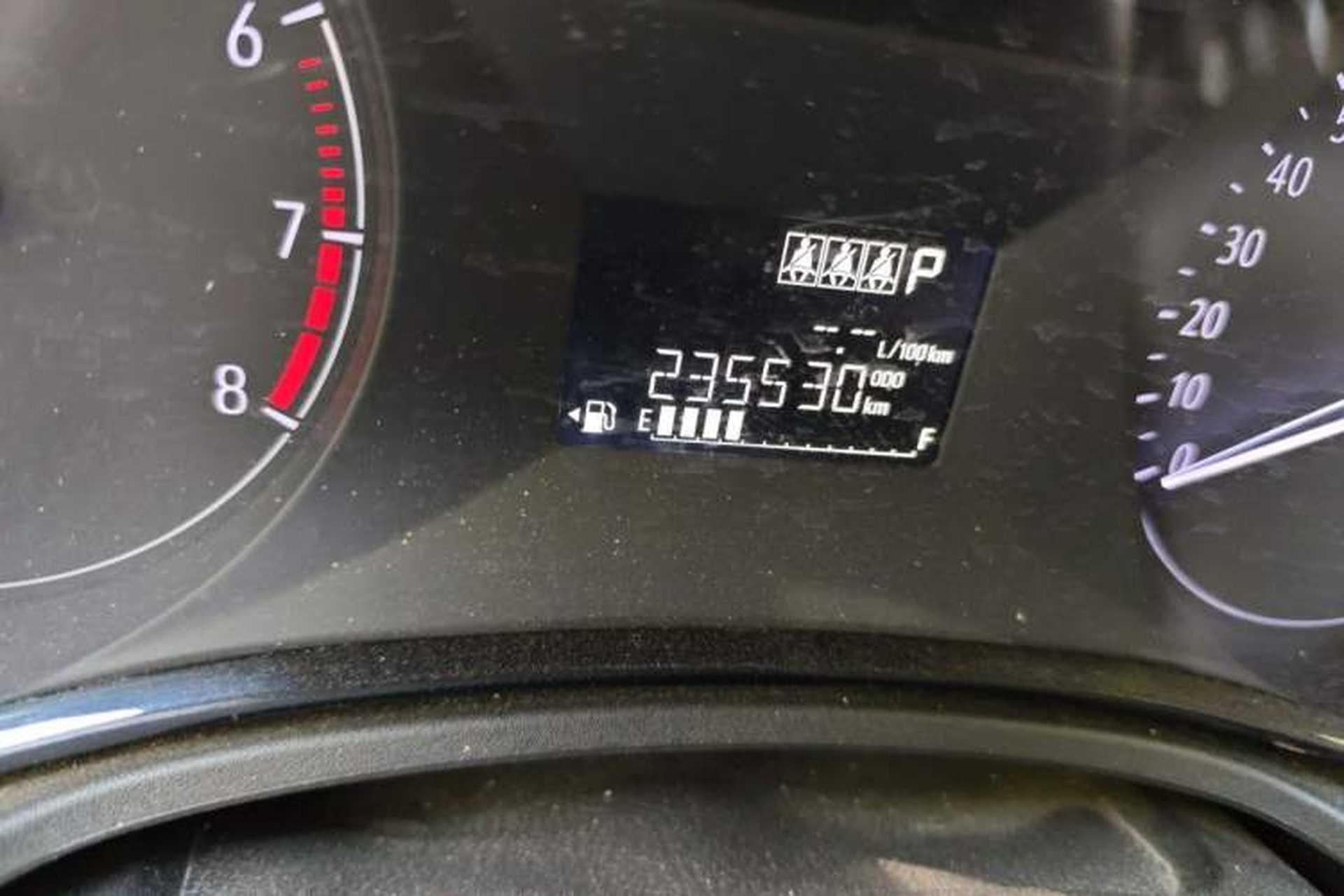 Used Buick Excelle 2018 15N CVT Elite Edition Odometer Close Up