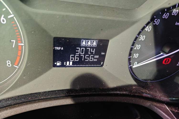 Used Buick Excelle 2018 15N Manual Elite Version Odometer Close Up