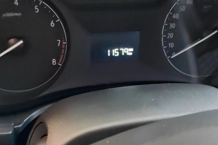 Used Buick Excelle 2018 15N Manual Elite Version Odometer Close Up