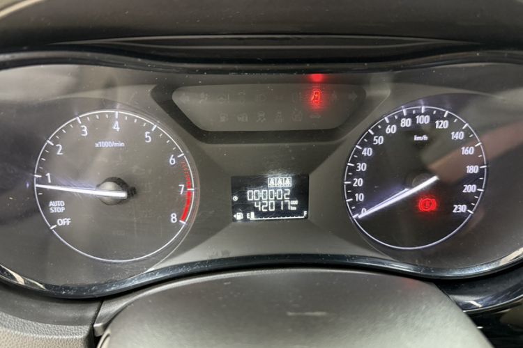 Used Buick Excelle 2018 15N Manual Elite Version Odometer Close Up