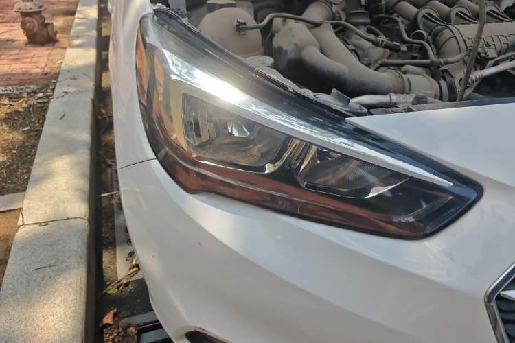 Used Buick Excelle 2018 15N CVT Elite Edition Right Front Headlight