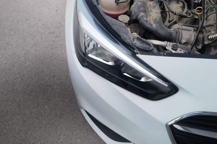 Used Buick Excelle 2018 15N CVT Elite Edition Right Front Headlight
